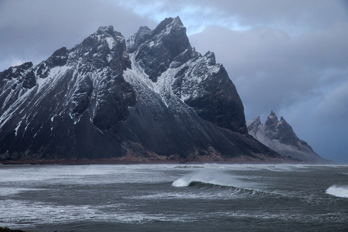 2454-Waves-Iceland