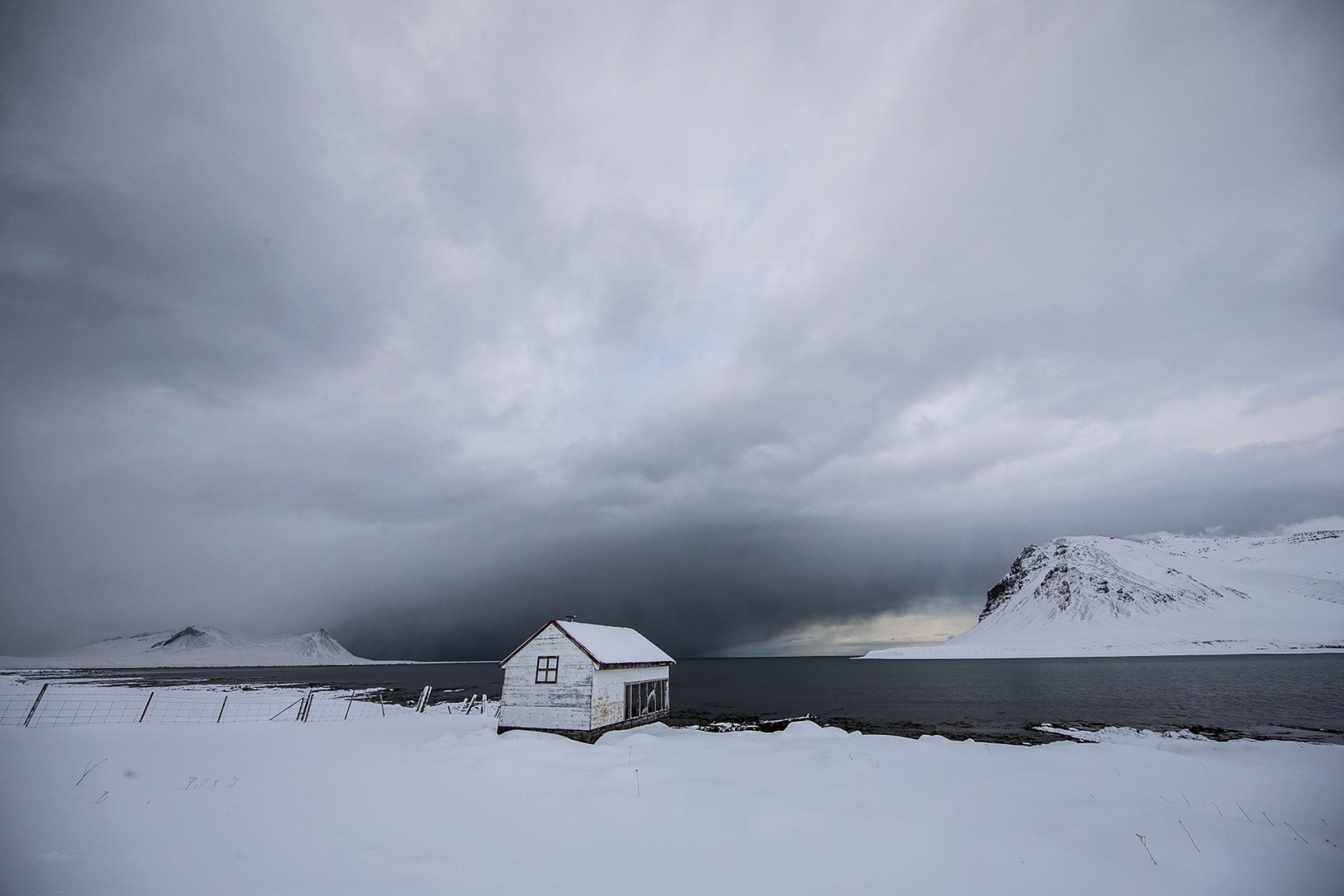 2561-Hut-Iceland