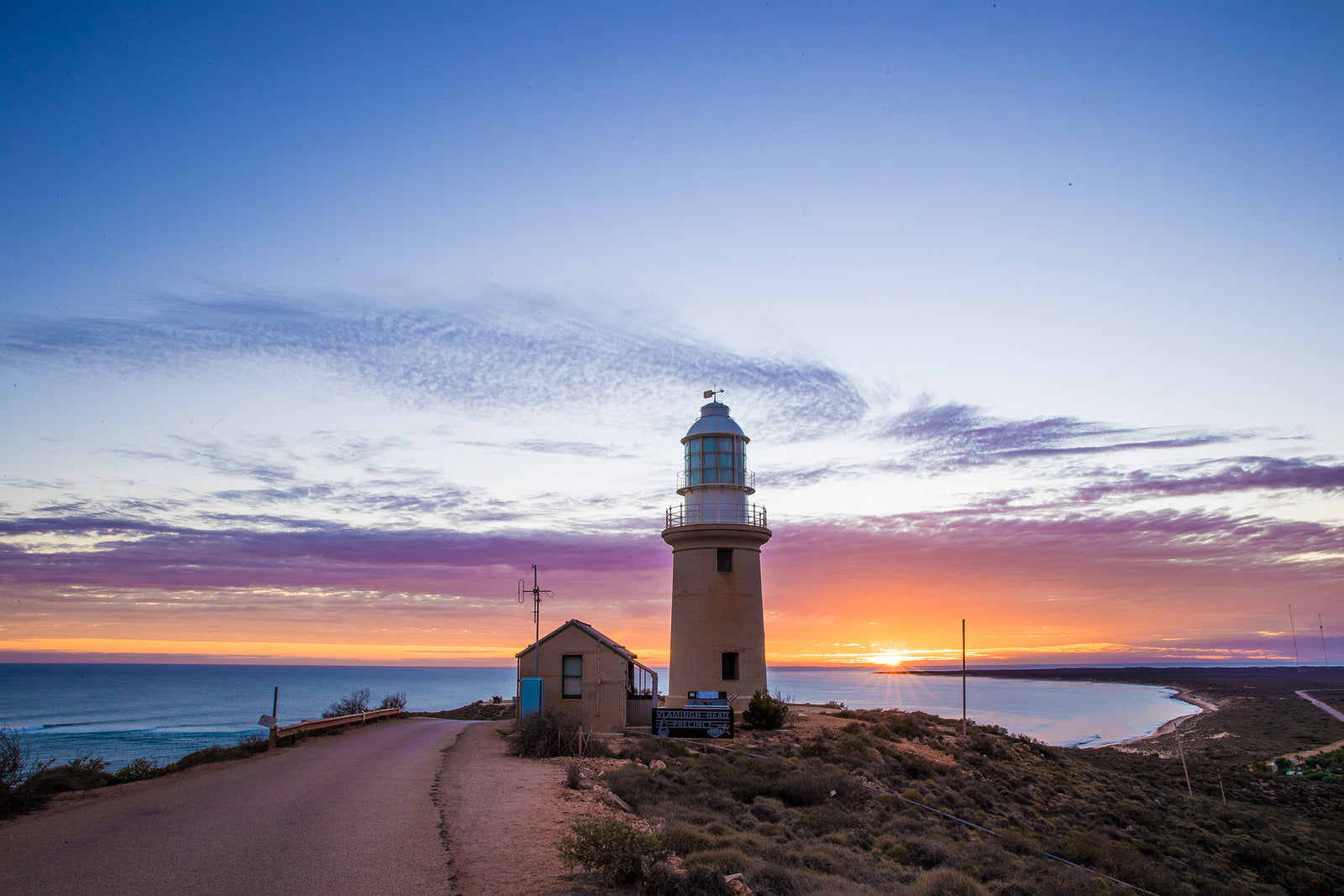 2697-Vlamingh-Head-Lighthouse-Western-Australia — detail close-up