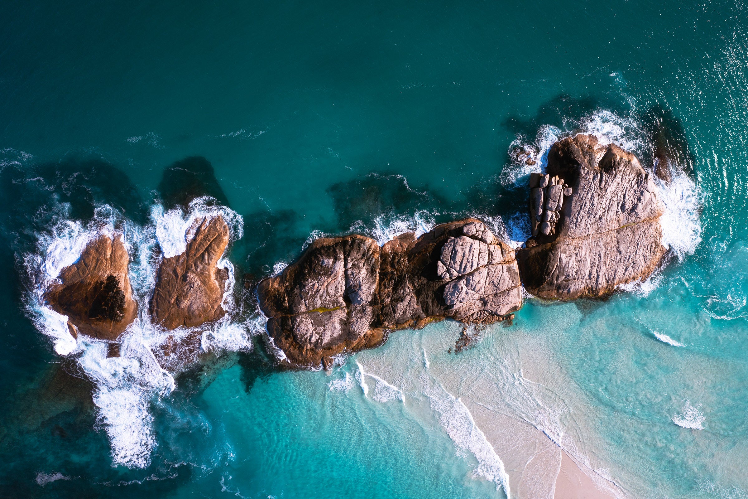 Western Australia coast, waves in turquoise ocean water, aerial photography – Sean Scott Photography